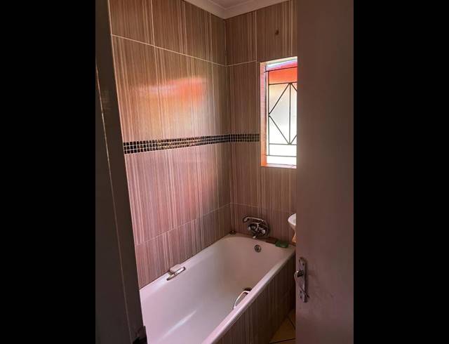 2 BEDROOM PROPERTY TO RENT IN SOSHANGUVE VV